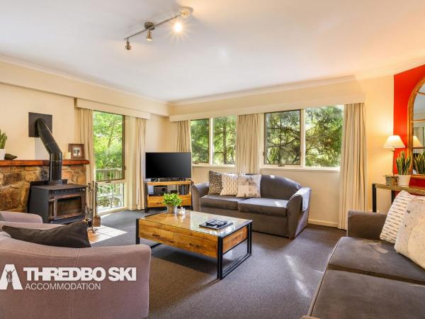 Sequoia 4, Book Chalet Thredbo 