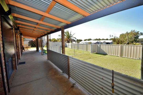 Rossy's Retreat - Kalbarri, WA, Book Feriehus Western Australia hoteller med parkering, Parkering