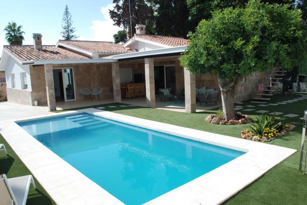 CASA VACACIONAL MÁLAGA 14 Chalet, Book Chalet Hoteller i Costa del Sol med pool, Swimmingpool
