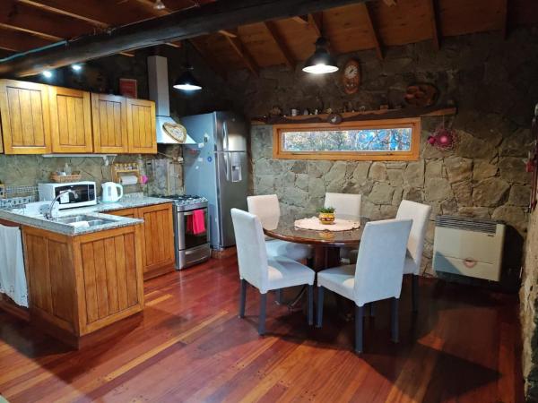 Green House, Book Chalet Hoteller i Patagonia med parkering, Parkering