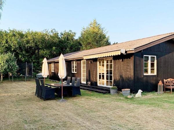 7 person holiday home in Kirke Hyllinge-By Traum, Book Feriehus Kirke-Hyllinge 
