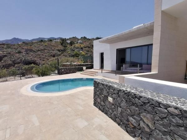 VILLA “LA FLORIDA” - WONDERFUL VIEWS - POOL - WIFI, Book Villa Tenerife hoteller med pool, Swimmingpool