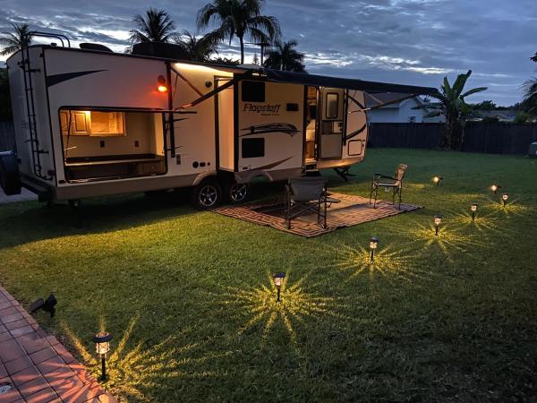 Cozy Camper - Free Parking, Book Campingplads Miami Miami Beach