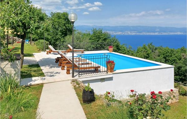 3 Bedroom Cozy Home In Moscenicka Draga, Book Feriehus Kvarner hoteller med parkering, Parkering