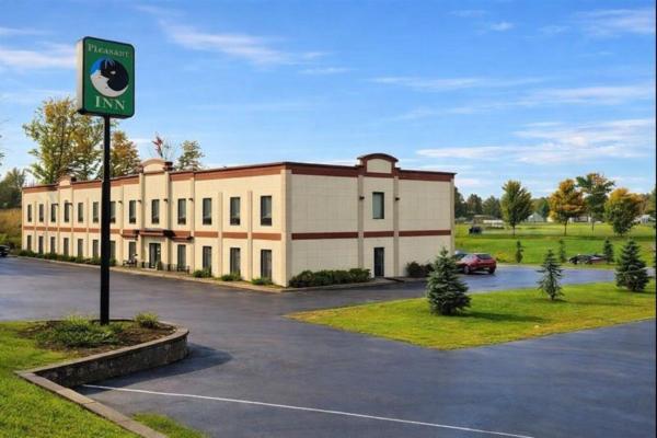Pleasant Night Inn, Book Hotel West Carthage New York State