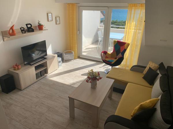 Apartments Lucie, Book Lejlighed Hoteller i Zadar County med pool, Swimmingpool