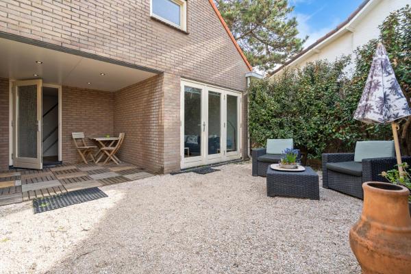 Easy Stay Behind The Beach with privat parking, Book Feriehus Zandvoort 