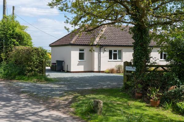 Chase Lodge, Kenilworth, Family Sized Cottage With free Wifi, Book Feriehus  