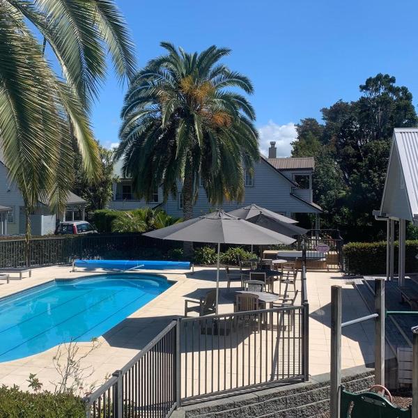 Cooks Cottage 2-4 Bedroom- Russell Cottages Collection, Book Feriehus Hoteller i Auckland Region med pool, Swimmingpool