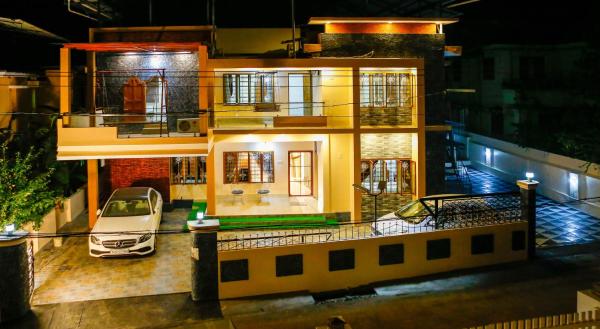 Belljem Homes -your own private resort -3 BHK FF, Book Villa New Delhi hoteller med pool, Swimmingpool