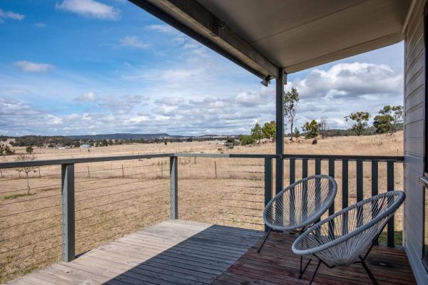Private Rural Solace at Saje Farm in Cooks Gap, Book Feriehus Moolarben New South Wales