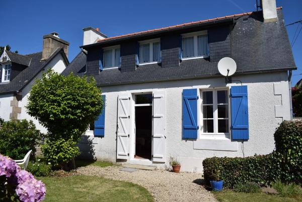 Maison à 100m plage de Tourony avec jardin clos à TREGASTEL - Réf 400, Book Hotel Tregastel 