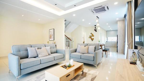 Desaru Exclusive Elegant theme by Joyfully 2M8, Book Feriehus Hoteller i Johor med parkering, Parkering