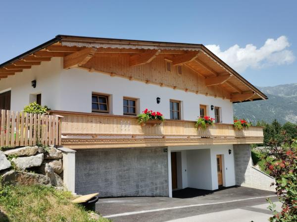 Ferienhaus Weber-Häusl, Book Feriehus Hoteller i Tyrol med parkering, Parkering