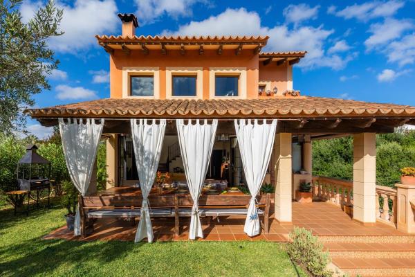 Estrella, Book Feriehus Son Serra de Marina Mallorca