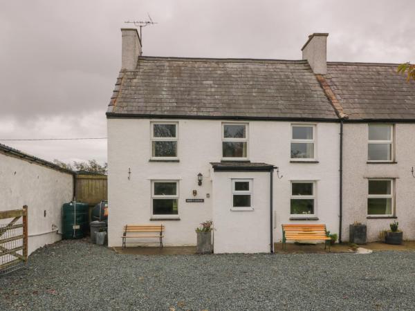 Bron Gadair, Book Feriehus Llanfairpwllgwyngyll Anglesey