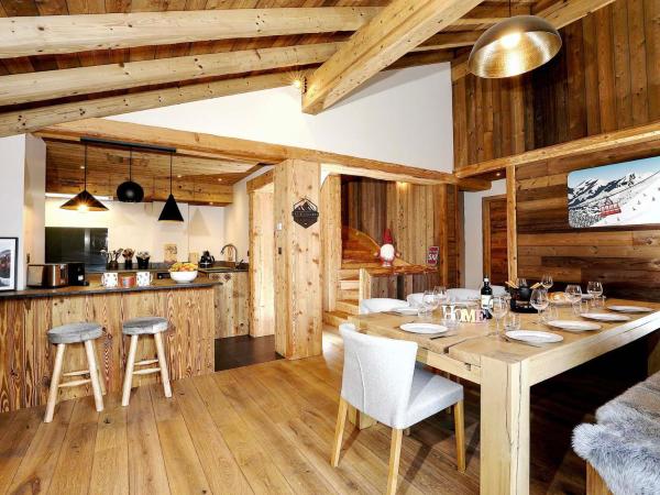 Chalet Courchevel, 6 pièces, 12 personnes - FR-1-575-20, Book Chalet Hoteller i Rhône-Alps med parkering, Parkering