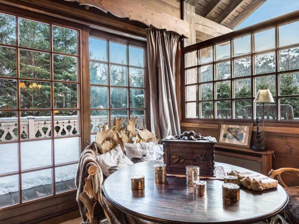 Chalet Méribel, 8 pièces, 14 personnes - FR-1-565-40, Book Chalet Hoteller i Rhône-Alps med parkering, Parkering