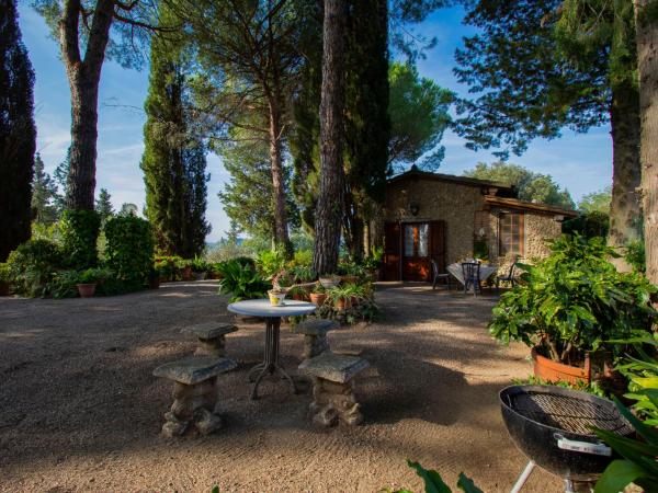Holiday Home Il Crocino II by Interhome, Book Feriehus Colleoli Toscana