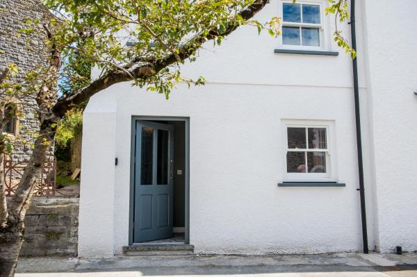 Chapel View, A charming one-bedroom cottage nestled in the heart of the historic township of Laugharne, Book Feriehus Dyfed Sommerhuse, Hytte