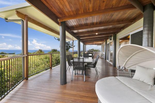 8 Yarrong Road, Book Hotel Point Lookout 