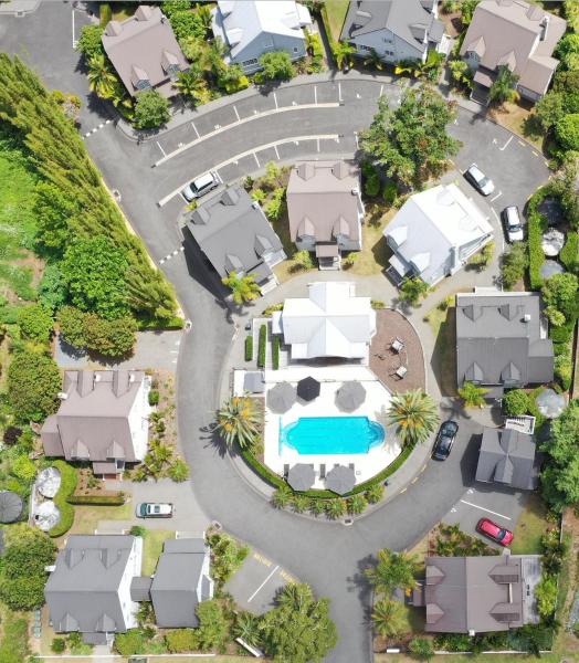 Tinkerbell Cottage 2-4 Bedroom- Russell Cottages Collection, Book Feriehus Hoteller i Auckland Region med pool, Swimmingpool