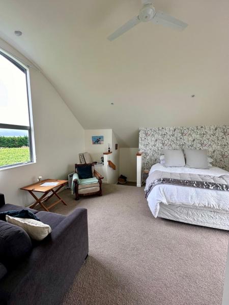Le Grá Vineyard and Winery, Book Bed and Breakfast Masterton 