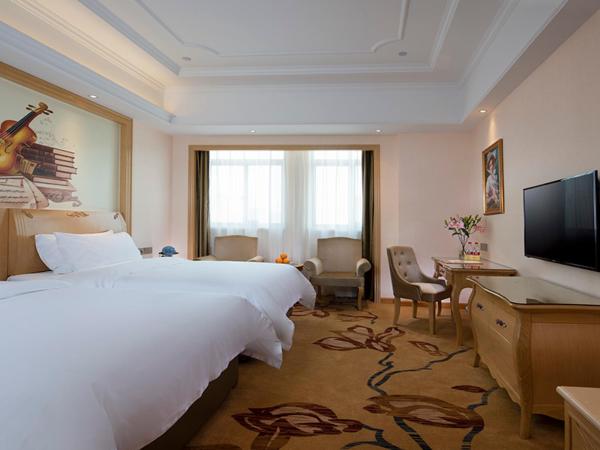 Vienna International Hotel (Fangchenggang Administration Center High-speed Railway Station branch), Book Hotel Fangcheng Guangxi