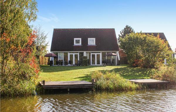Gorgeous Home In Vlagtwedde, Book Feriehus Villaer i Wedde, Villa