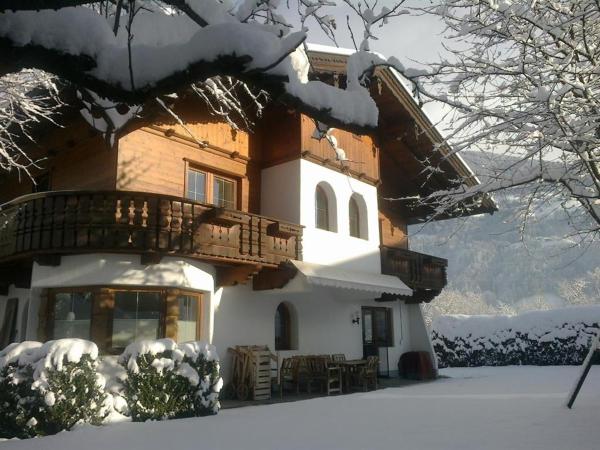Chalet Neuhaus, Book Chalet Hoteller i Tyrol med parkering, Parkering
