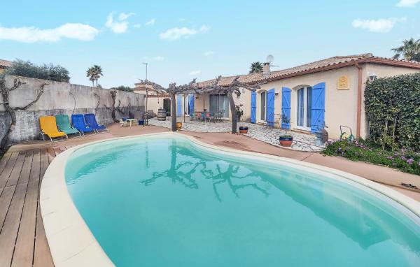 Stunning Home In Caux, Book Feriehus Caux Hérault