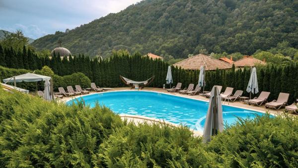 Balkan Guest House, Book Chalet Villaer i Gabrovo., Villa