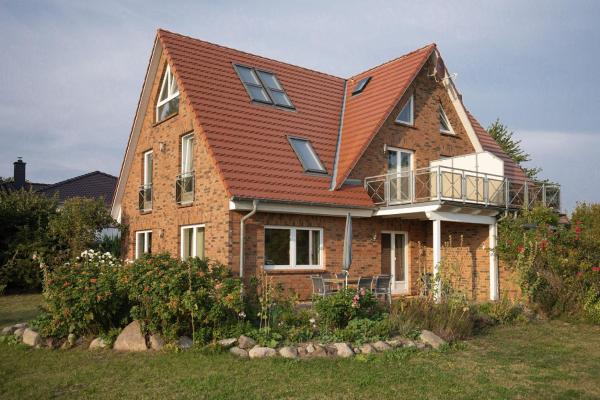 Ferienhaus Hideaway, Book Feriehus Neuendorf 