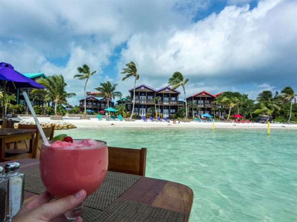 X'tan Ha- The Waterfront, Book Ferieresort Resorthoteller i Cayo Espanto, Ferieresort