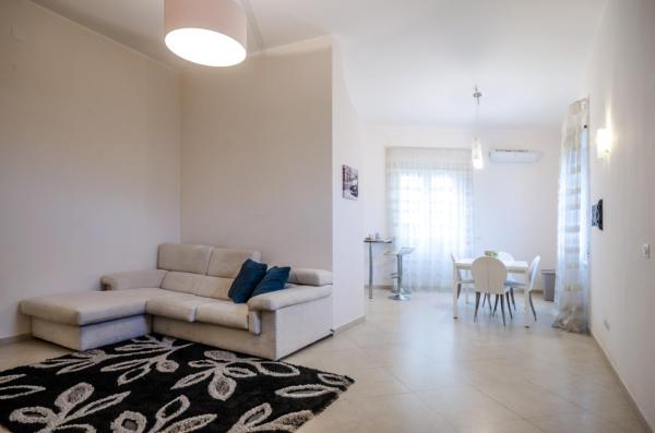Sunny Beach Home, Book Feriehus Rometta Sicilien