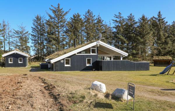 4 Bedroom Beautiful Home In Saltum, Book Feriehus Saltum hoteller med pool, Swimmingpool