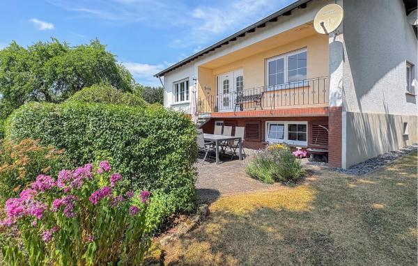 3 Bedroom Amazing Home In Fleringen, Book Feriehus Fleringen 