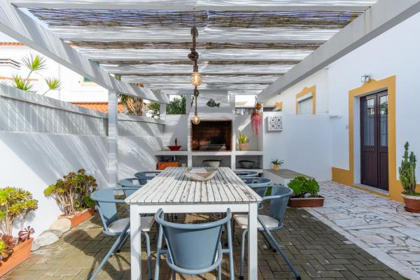 CASA DO TANQUE AMARELO by Stay in Alentejo, Book Feriehus Alentejo hoteller med parkering, Parkering