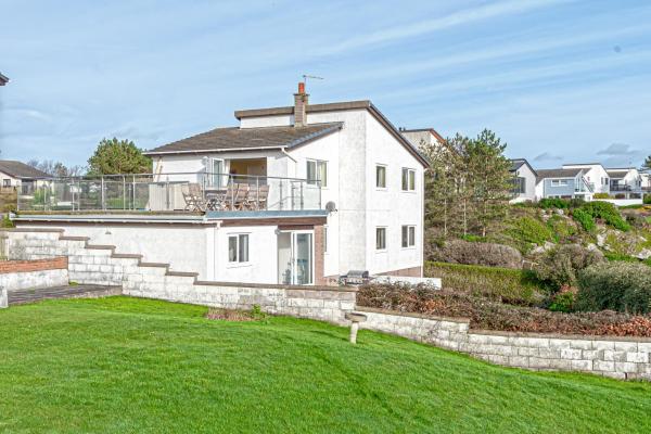 Carnedd - Trearddur Bay - refurbished in 2026, Book Feriehus North Wales hoteller med parkering, Parkering