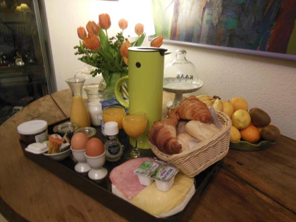 ambrosius, Book Bed and Breakfast  