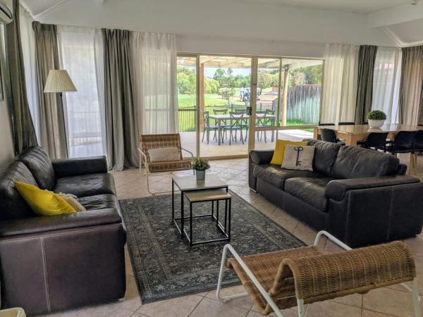 Stableford Cottage Holiday Home Dunsborough, Book Feriehus Western Australia hoteller med parkering, Parkering