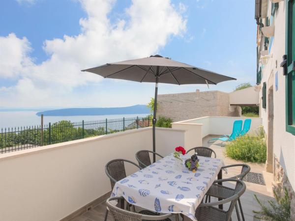 Holiday Home San Martino II by Interhome, Book Feriehus Kvarner hoteller med parkering, Parkering