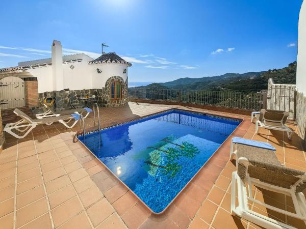 Holiday Home Tres Palmeras (Frg131), Book Hotel Hoteller i Axarquía med pool, Swimmingpool