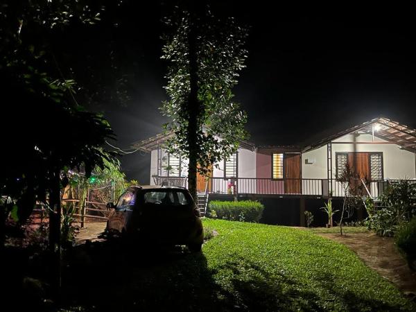 Standard family hut, Book Villa  