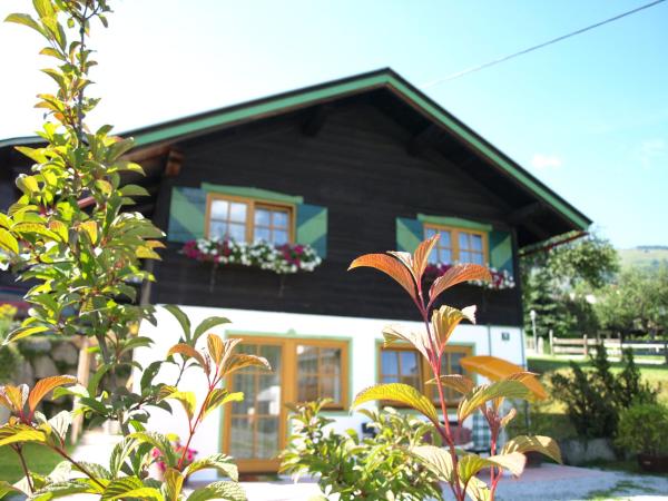Alpen Chalet ELLMAU Zentrum, Book Chalet Hoteller i Tyrol med parkering, Parkering