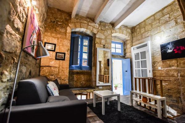 Historic Townhouse in Birgu Center, Book Feriehus Sommerhuse i Birgu, Hytte