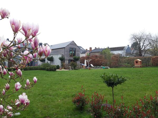 RD Gîte, Book Feriehus Hoteller i Ardennes Belge med pool, Swimmingpool