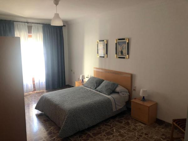 Home Sancle, Book Pension  