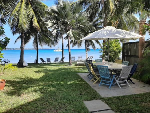 Fantastic spacious beachfront VILLAVACANCES, Book Villa Grand-Baie Mauritius North Coast