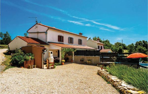 One-Bedroom Holiday Home In Bartici, Book Feriehus Barbići 